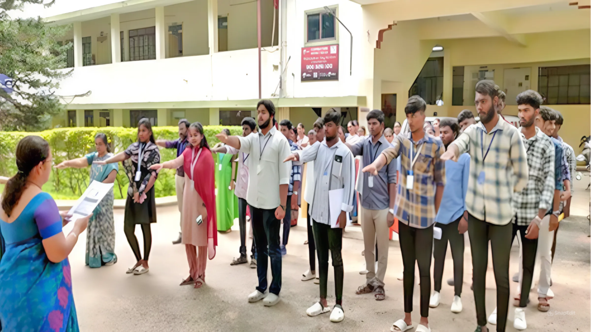 Kovai Kalaimagal College Observes Constitution Day