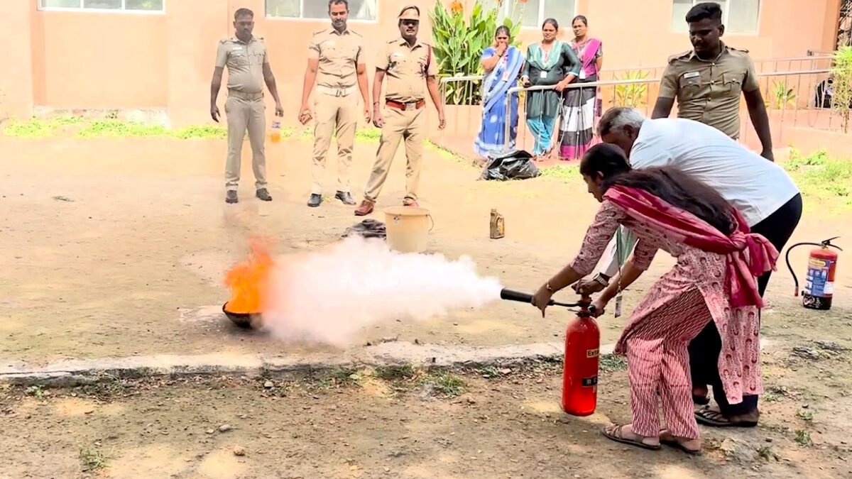 தீயணைப்பு மற்றும் அவசரகால பாதுகாப்பு பயிற்சி