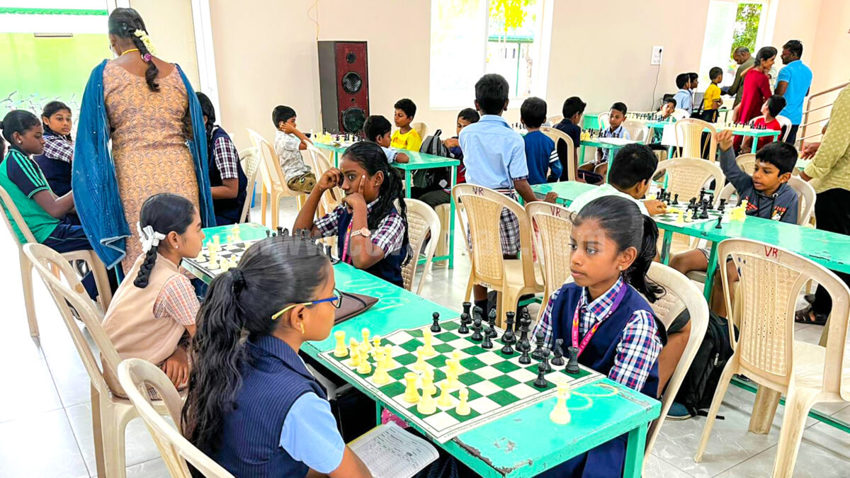 எஸ்.ஆர்.எஸ்.ஐ பள்ளியில் சதுரங்க போட்டி