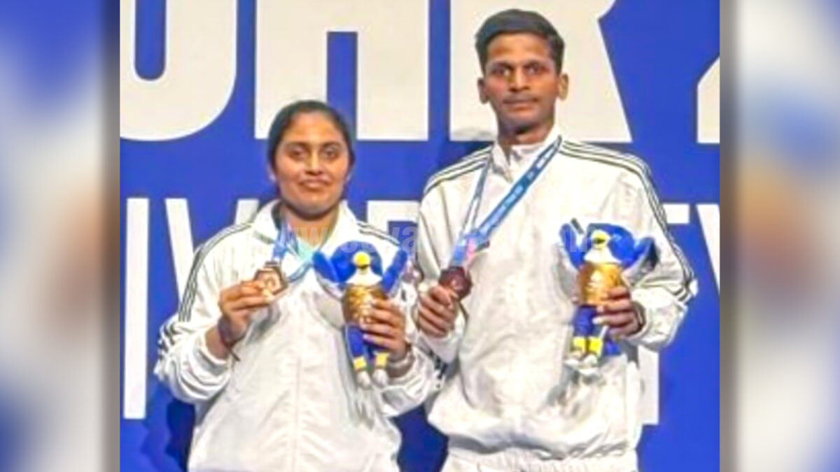 ஸ்ரீ ராமகிருஷ்ணா கல்லூரி மாணவர்கள் விளையாடிய  பேட்மிண்டன் போட்டியில் இந்தியாவுக்கு வெண்கலம்