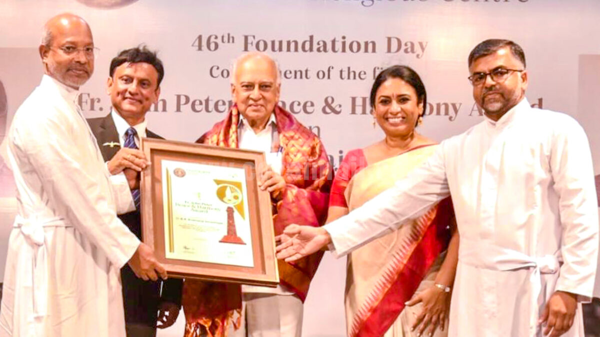 Krishnaraj Vanavarayar Honoured with Peace & Harmony Award