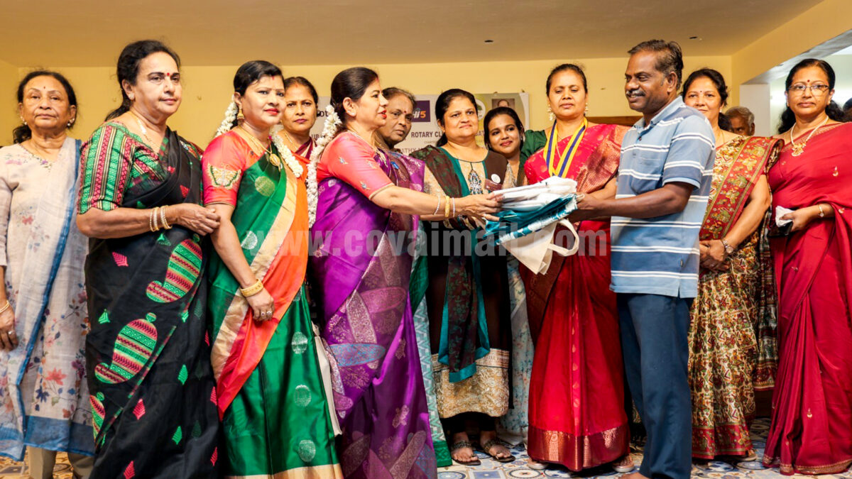 Rotary Aakurthi gifts ₹2 lakh worth of new clothes to sanitary workers