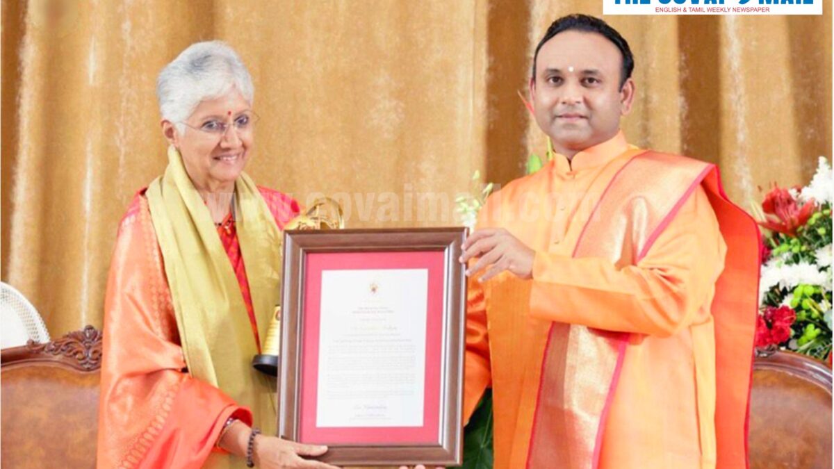 Vanitha Mohan receives the Global Leadership Award