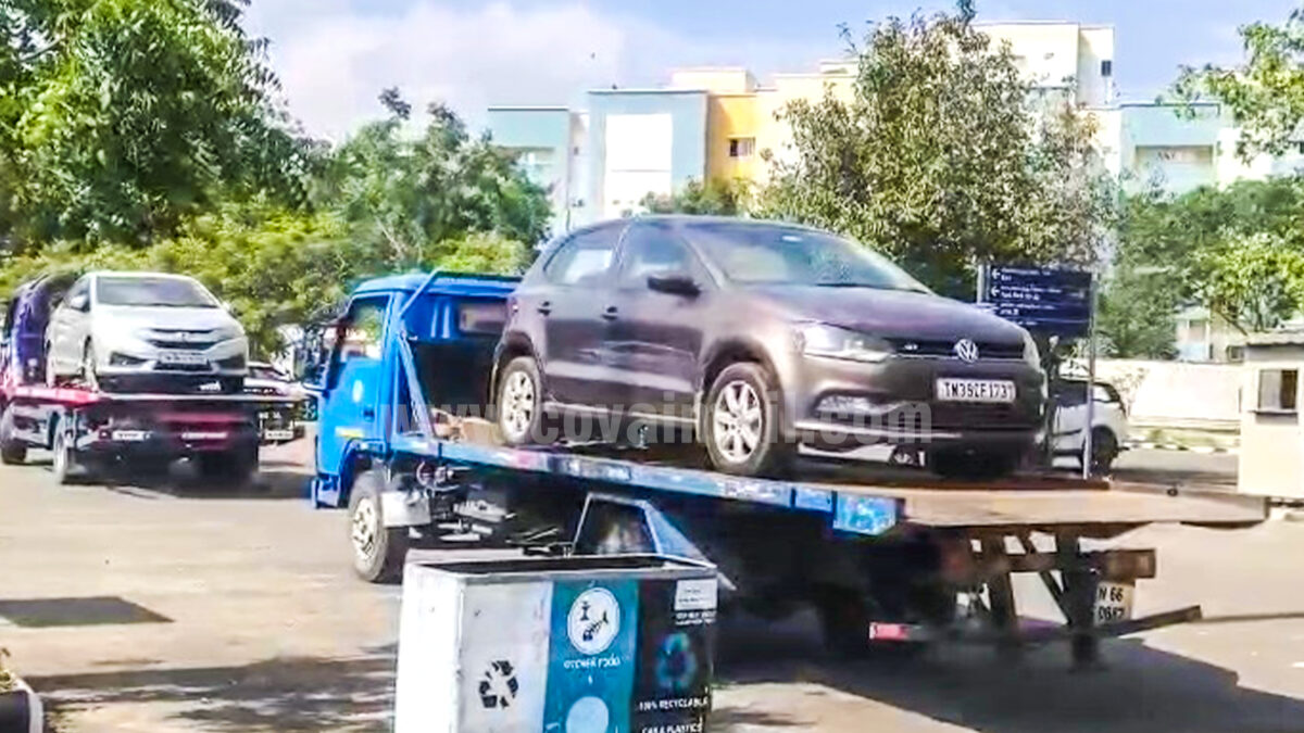 பிரதமர் கோவை வருகை:  விமான நிலையத்தில் கார்கள் அகற்றம்