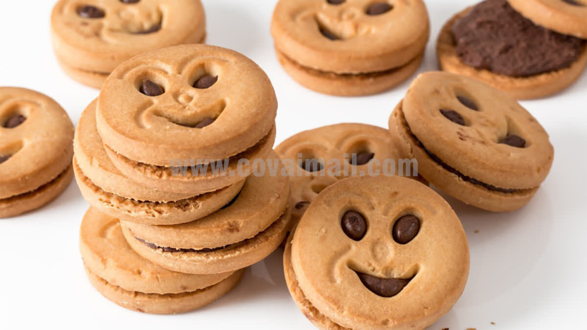 பிஸ்கட் பின்னால் இருக்கும் ஆபத்து… பெற்றோர்கள் கவனத்திற்கு!