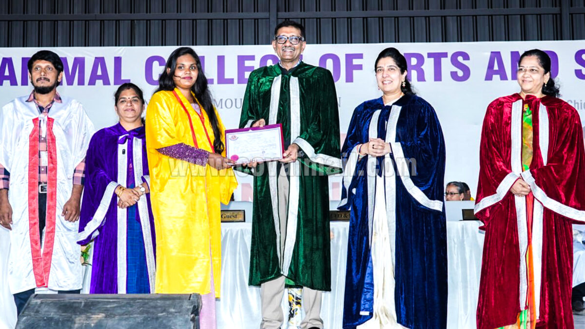 777 students receive degrees at 31st Graduation Ceremony of VLB Arts