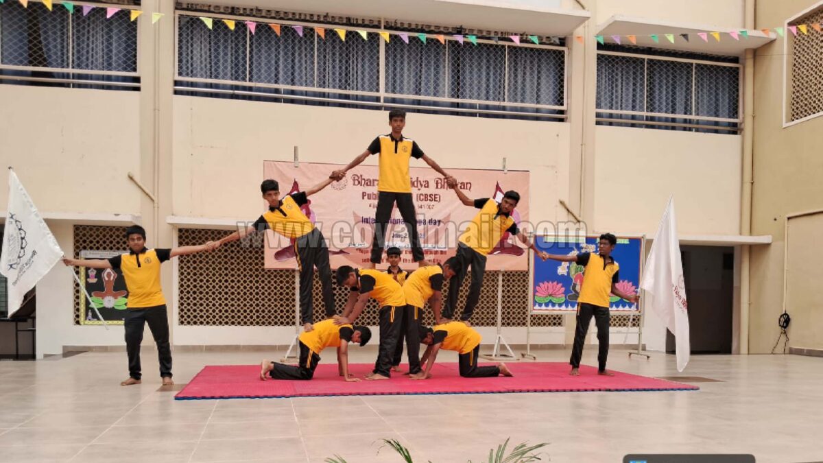 பாரதிய வித்யா பவன் பப்ளிக் பள்ளியில் யோகா தினம் கொண்டாட்டம்