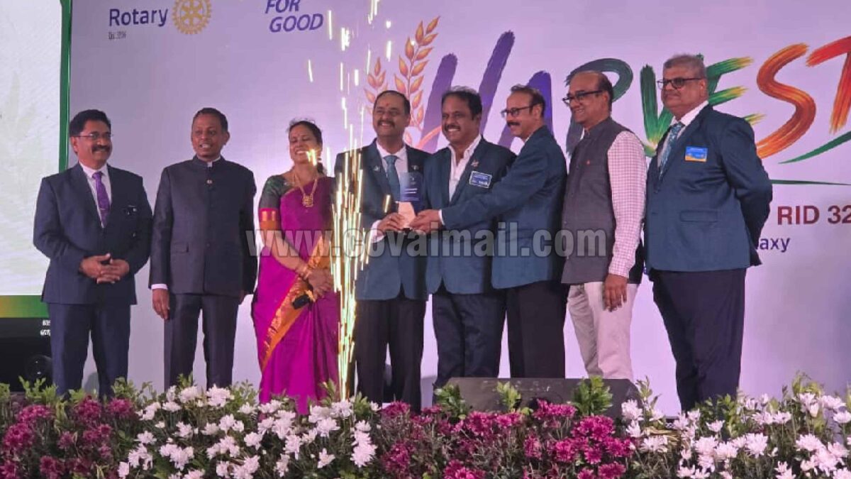 Rtn. Varadarajan honoured with Special Award by Rotary District 3206