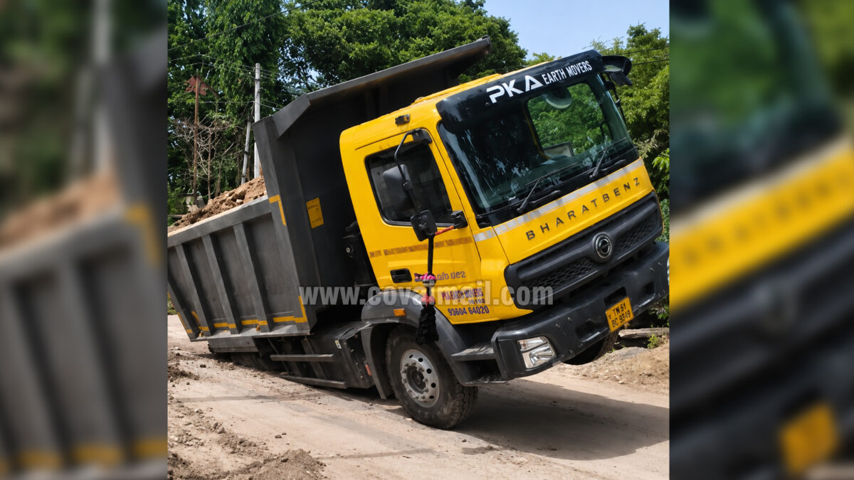 கோவையில் பாதாள சாக்கடை குழியில் சிக்கிய லாரி…  ​அரைகுறையாக மூடப்பட்ட பள்ளத்தால் விபரீதம்