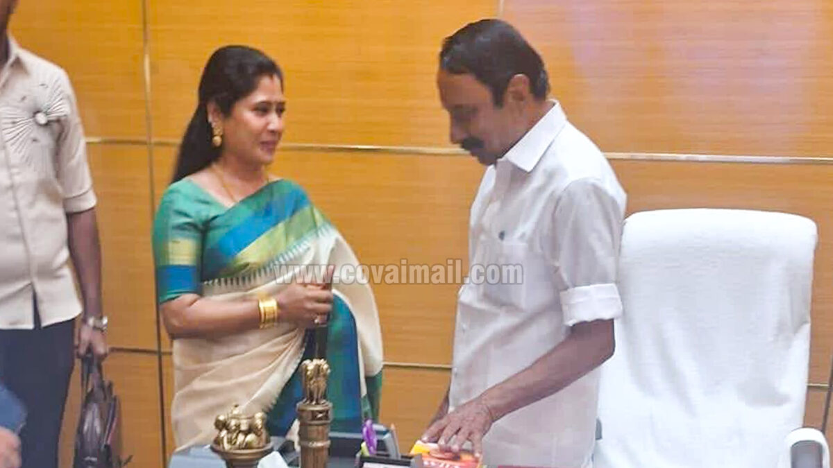 தவெகவில் இணைகிறாரா மீனா ஜெயக்குமார்?