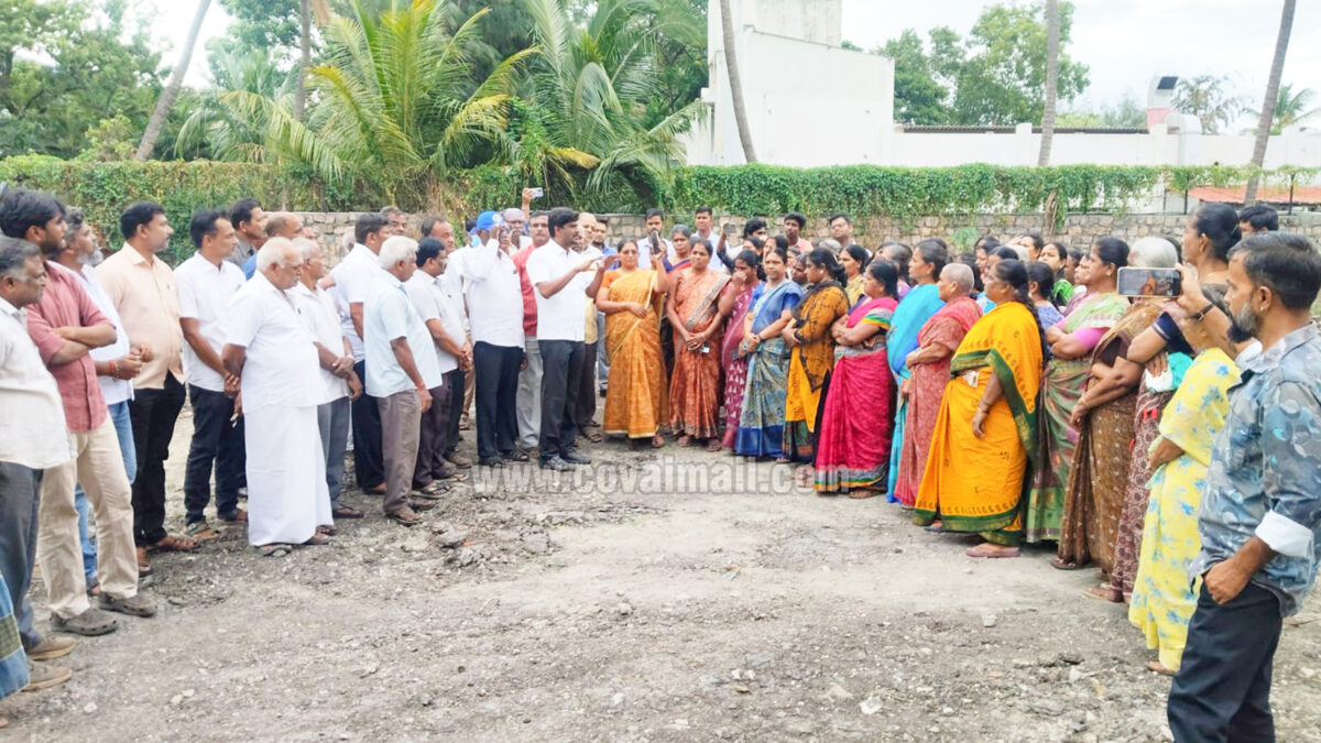 விளாங்குறிச்சி சாலையில்  குப்பை மையம் அமைக்க பொதுமக்கள் எதிர்ப்பு
