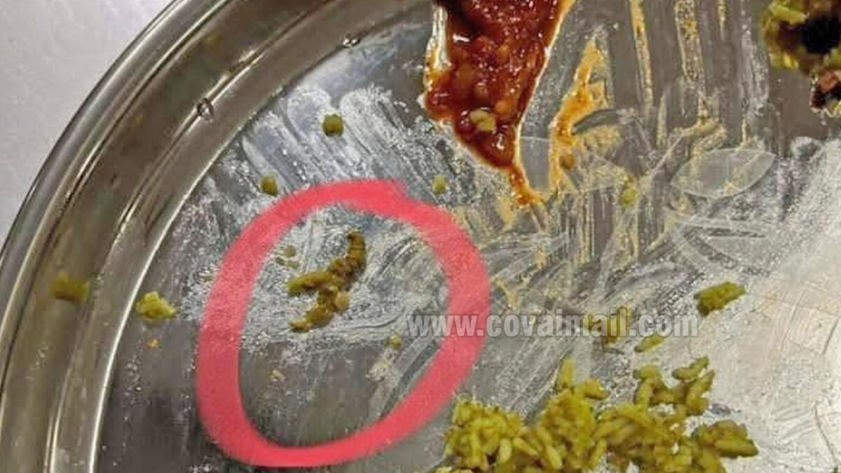 கோவையில் தனியார் கல்லூரியின் ஹாஸ்டல் உணவில் புழு… போராட்டத்தில் ஈடுப்பட்ட மாணவர்கள்