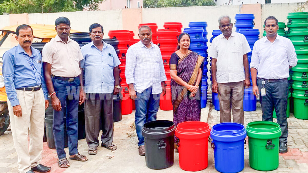 கே.எம்.சி.ஹெச் சார்பில்  சூலூர் பஞ்சாயத்துக்கு 200 குப்பைத் தொட்டிகள்