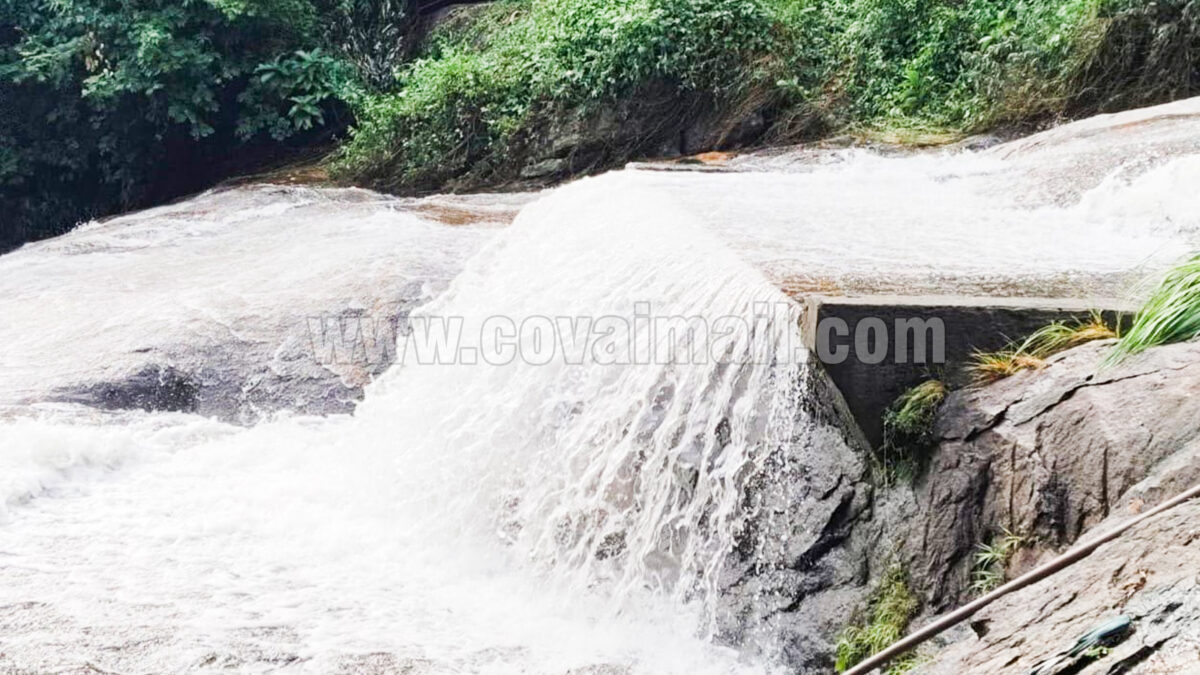 கோவை குற்றாலத்தில் வெள்ளப்பெருக்கு… பொதுமக்கள் செல்ல தடை!