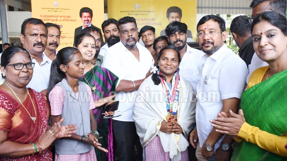 குத்துச்சண்டையில் தங்கம் வென்ற அரசுப் பள்ளி மாணவி…  அமைச்சர் சம்பத்குமார் பாராட்டு
