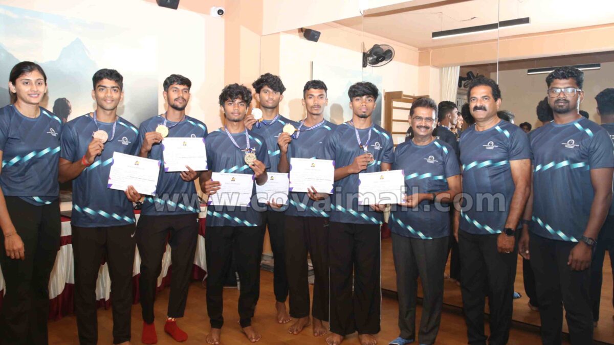 N.Karthik felicitates Sports Achievers; donates sports gear