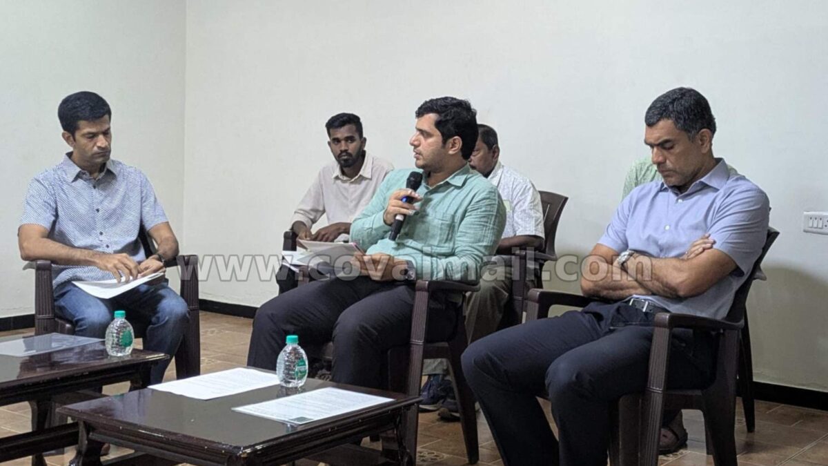 Residents discuss issues affecting Race Course with Corp. Commissioner