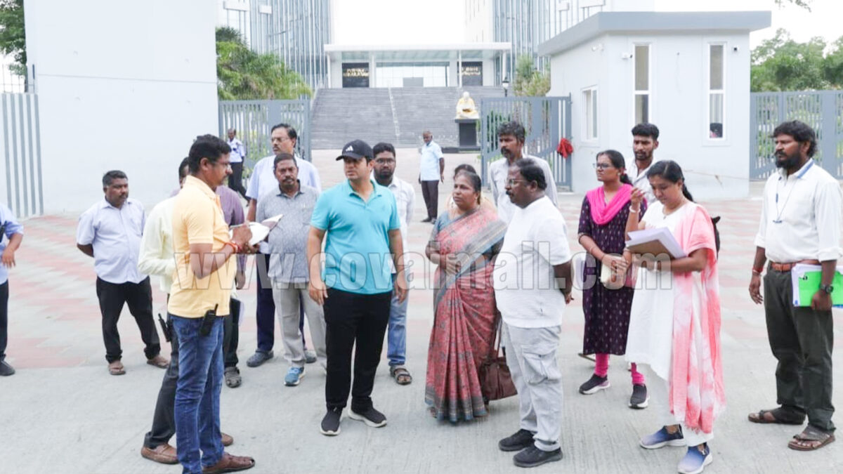 பெரியார் நூலகத்தில் மாநகராட்சி ஆணையர் ஆய்வு